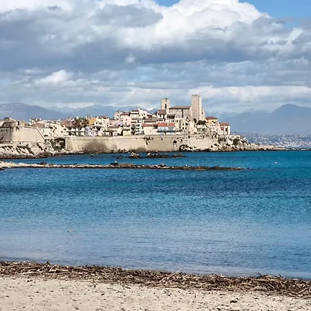 Tanit Corinthe - Standing Piscine Parking 4 Pers 昂蒂布