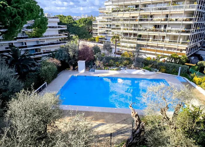 Tanit Corinthe - Standing Piscine Parking 4 Pers * Antibes