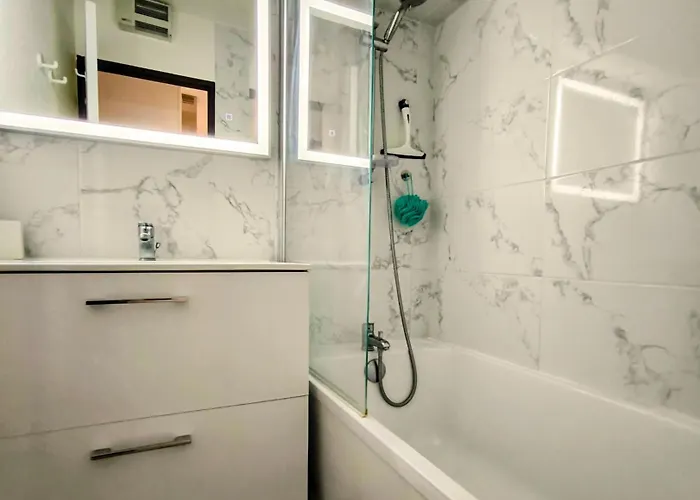 Tanit Corinthe - Standing Piscine Parking 4 Pers Antibes