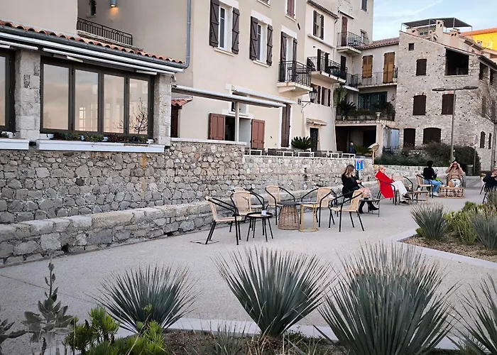 Tanit Corinthe - Standing Piscine Parking 4 Pers * Antibes